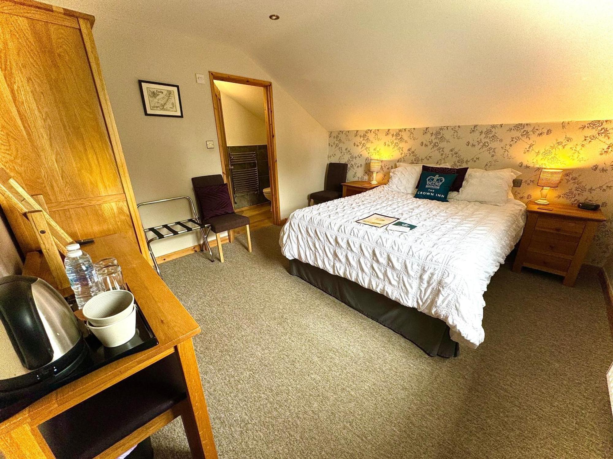The Crown Inn West Down Экстерьер фото